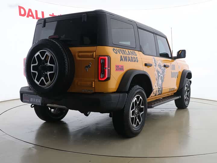 Фото 16 - Ford Bronco