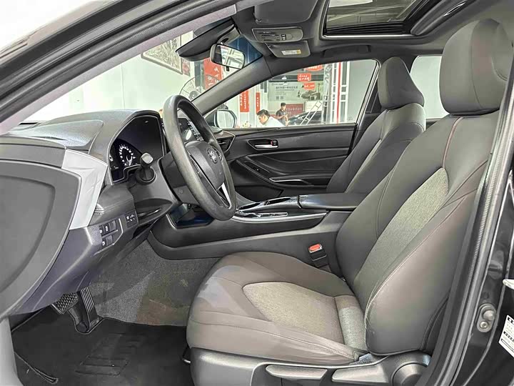 Фото 4 - Toyota Avalon