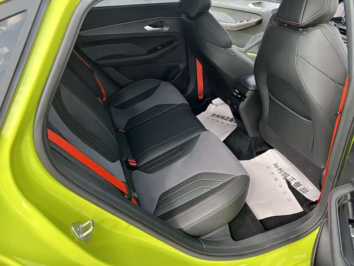 Фото 10 - Geely Binrui