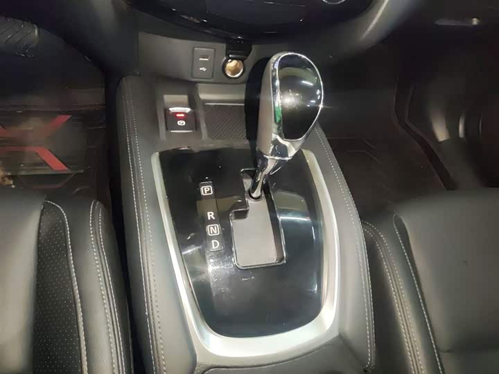 Фото 14 - Nissan X-Trail