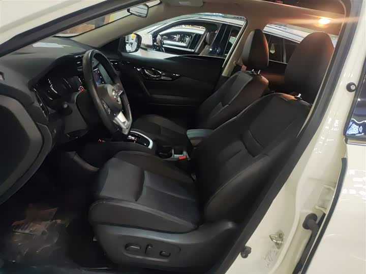 Фото 15 - Nissan X-Trail