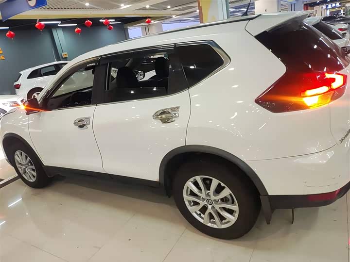 Фото 5 - Nissan X-Trail