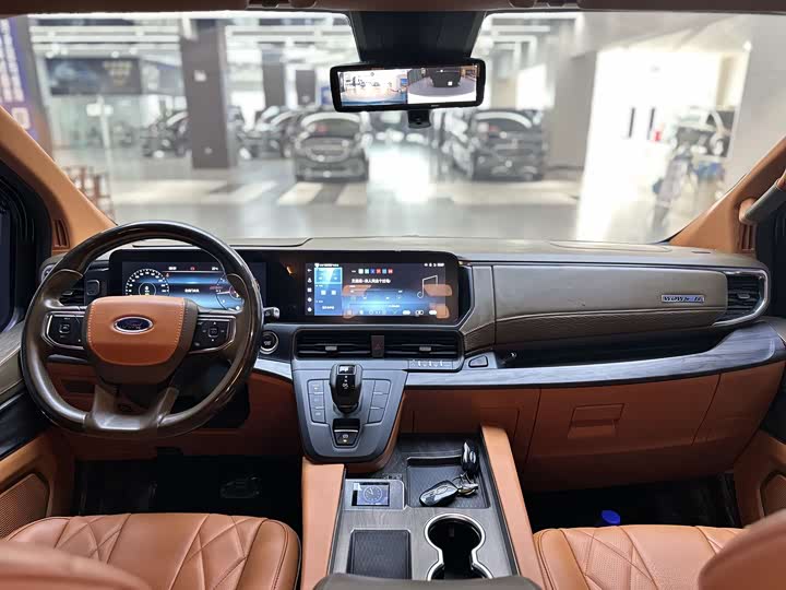 Фото 7 - Ford Tourneo