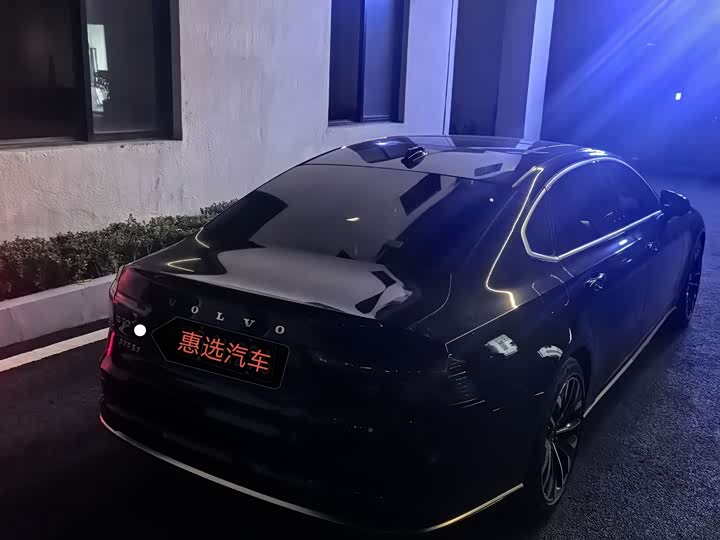 Фото 8 - Volvo S90