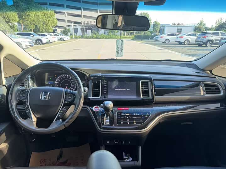 Фото 22 - Honda Elysion