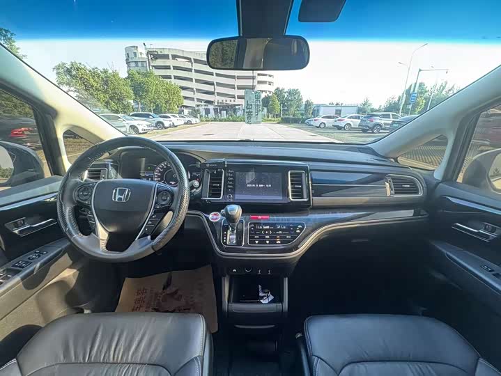 Фото 23 - Honda Elysion