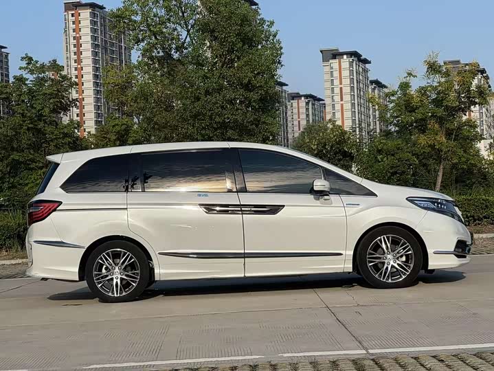 Фото 4 - Honda Elysion