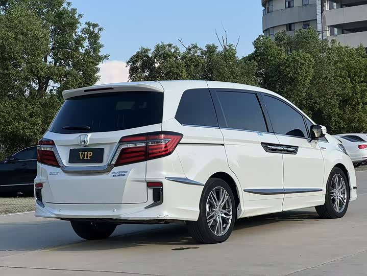 Фото 8 - Honda Elysion