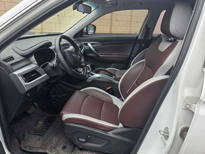 Фото 3 - Geely Atlas