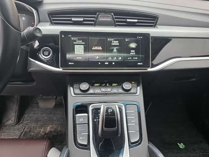 Фото 6 - Geely Atlas