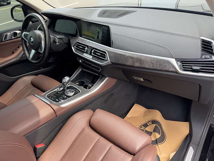 Фото 12 - BMW X5