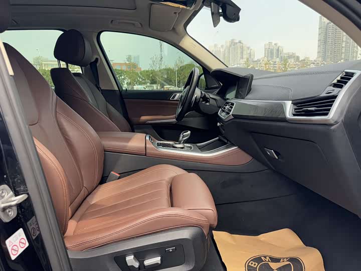 Фото 16 - BMW X5