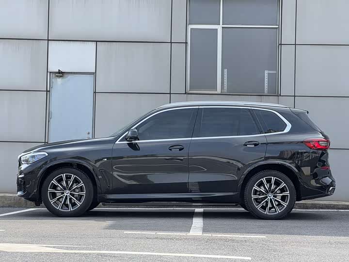 Фото 2 - BMW X5