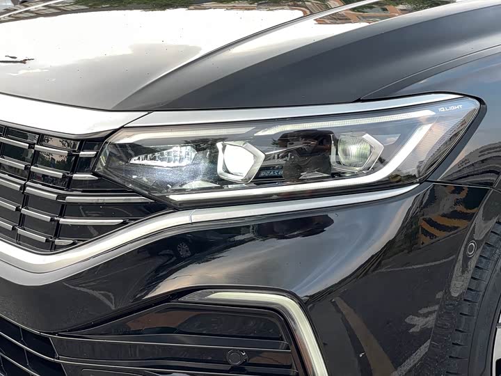 Фото 15 - Volkswagen Passat Hybrid