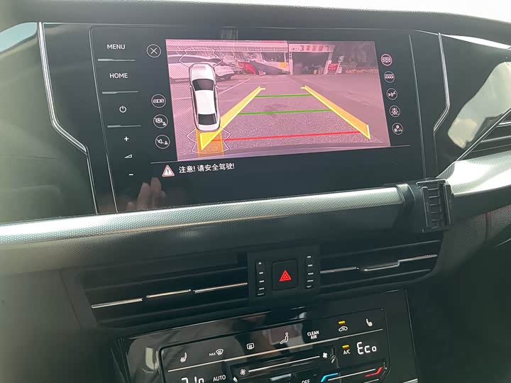 Фото 20 - Volkswagen Passat Hybrid