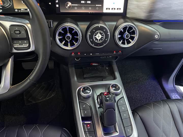 Фото 8 - Tank 300