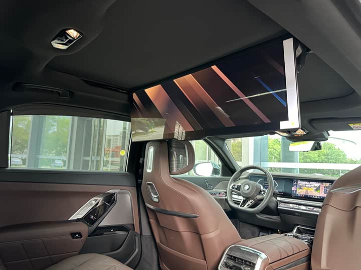 Фото 10 - BMW 7 Series