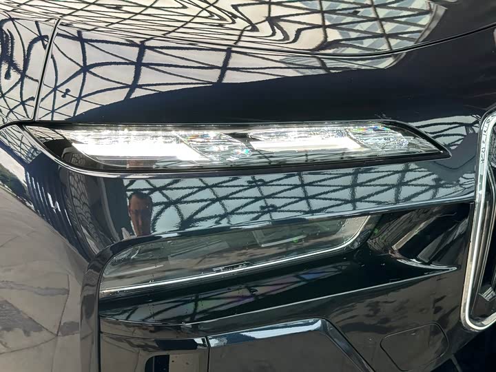 Фото 13 - BMW 7 Series