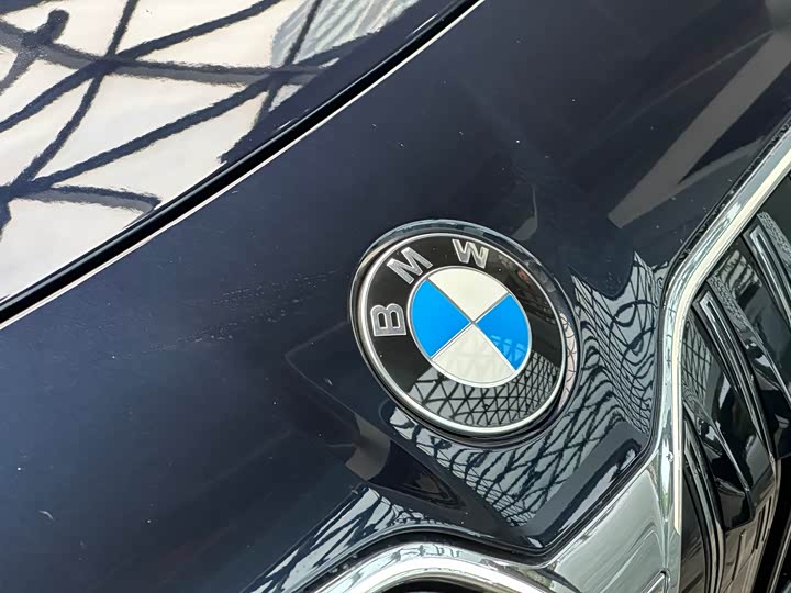 Фото 14 - BMW 7 Series