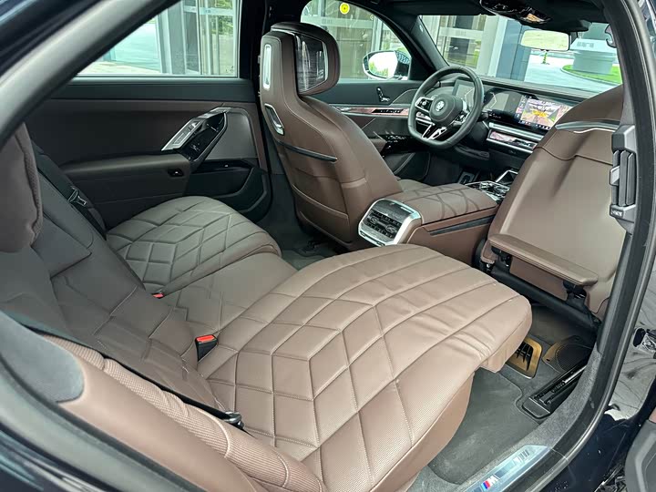 Фото 6 - BMW 7 Series