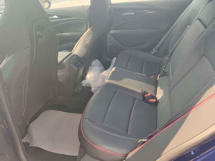 Фото 9 - Buick Regal