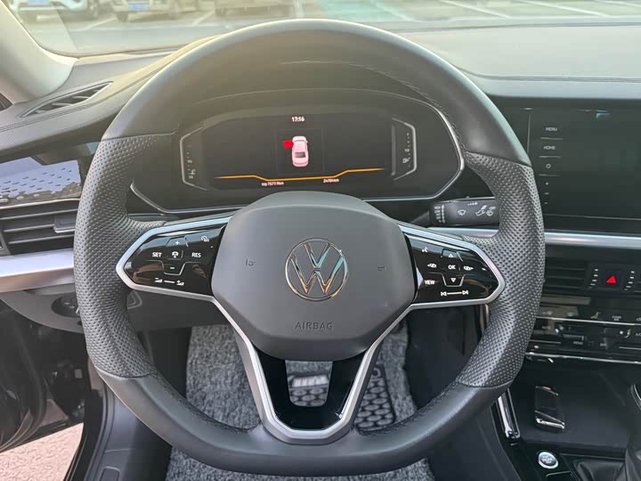 Фото 12 - Volkswagen Passat