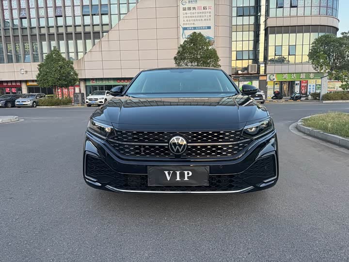 Фото 3 - Volkswagen Passat