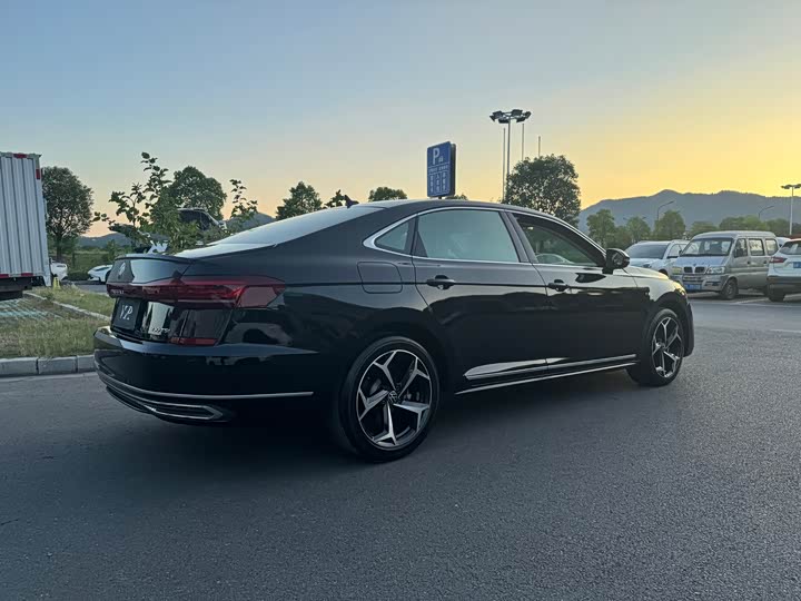 Фото 5 - Volkswagen Passat