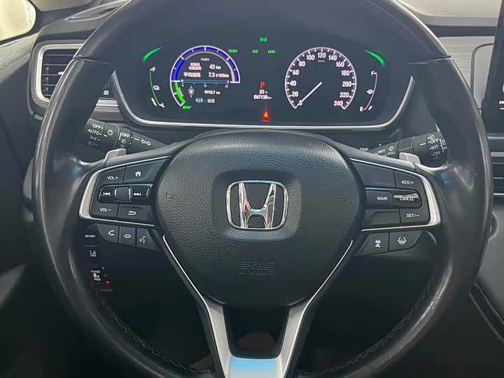 Фото 14 - Honda Elysion