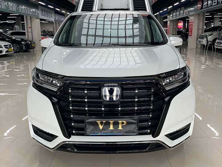 Фото 2 - Honda Elysion