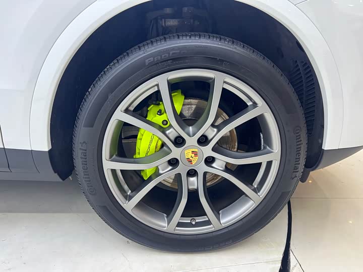 Фото 11 - Porsche Cayenne Hybrid