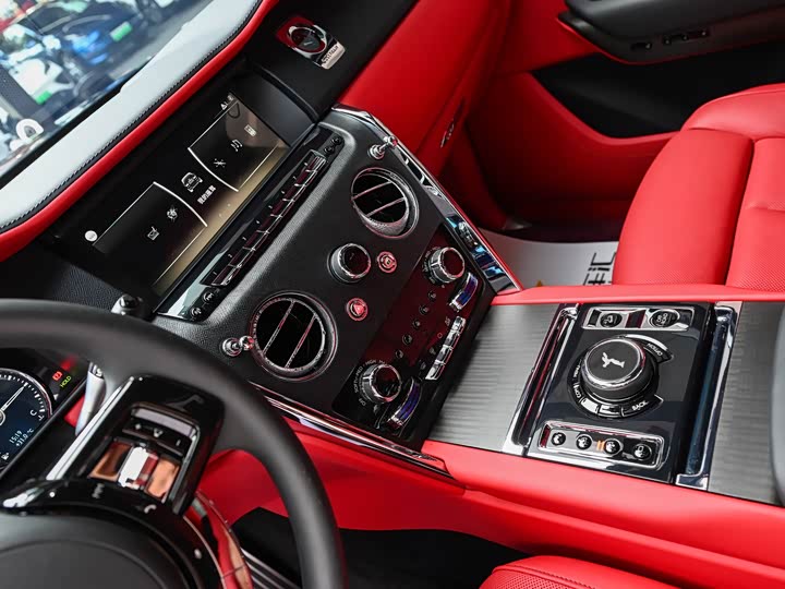 Фото 10 - Rolls-Royce Cullinan