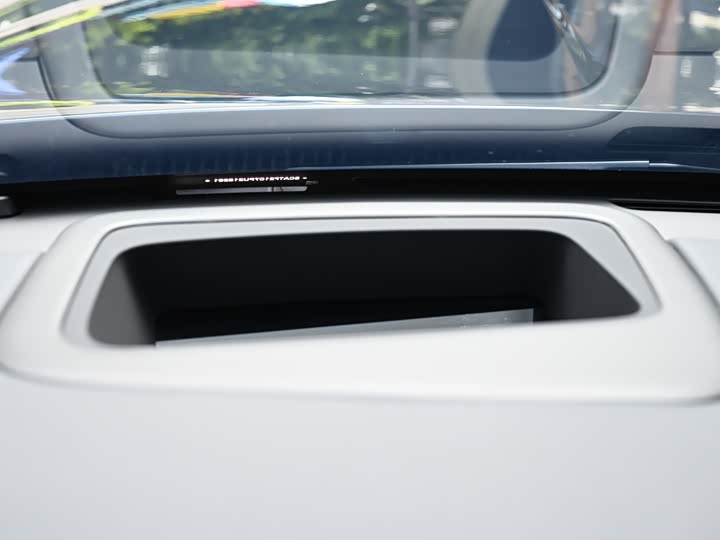 Фото 19 - Rolls-Royce Cullinan