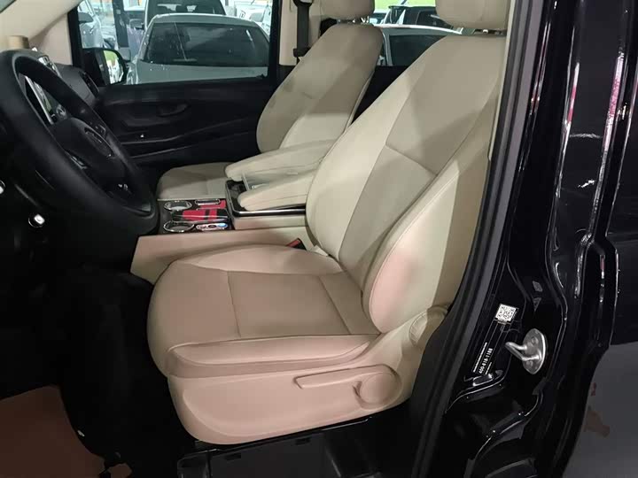 Фото 15 - Mercedes-Benz Vito