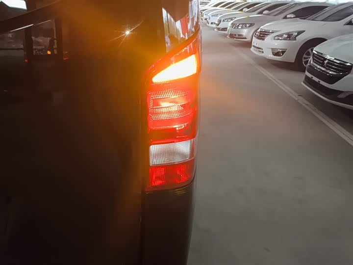 Фото 8 - Mercedes-Benz Vito