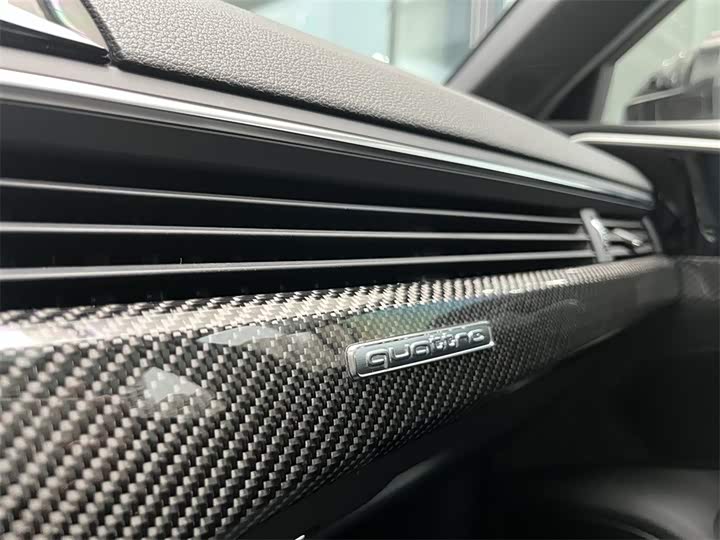 Фото 13 - Audi RS 4