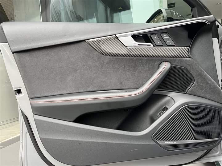 Фото 17 - Audi RS 4