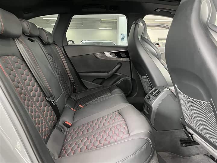 Фото 7 - Audi RS 4