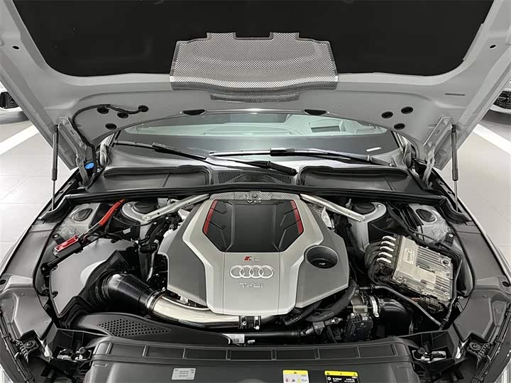 Фото 8 - Audi RS 4