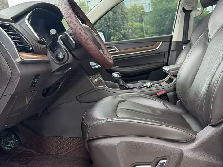 Фото 4 - Roewe RX8