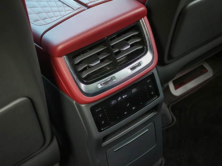 Фото 12 - Hongqi E-HS9