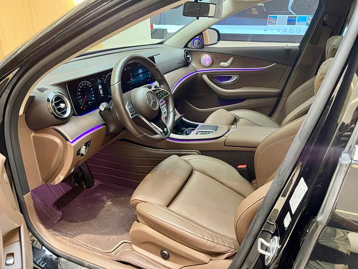 Фото 4 - Mercedes-Benz E-Class