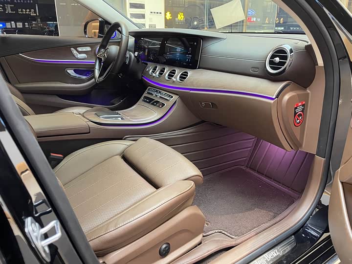 Фото 7 - Mercedes-Benz E-Class