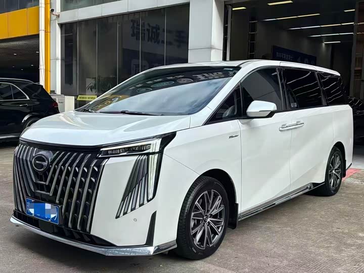 Фото 1 - GAC Trumpchi M8