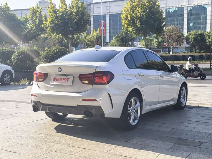 Фото 4 - BMW 1 Series