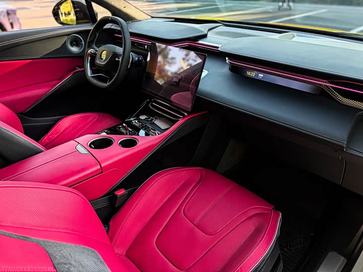 Фото 15 - Lotus Eletre