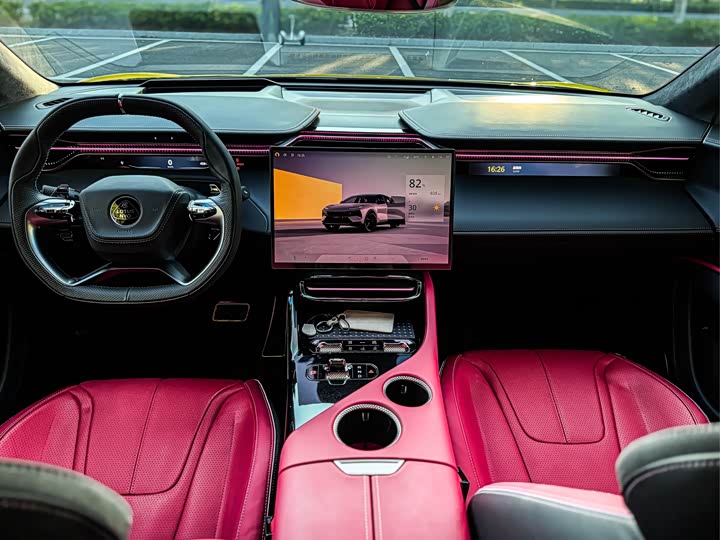 Фото 18 - Lotus Eletre