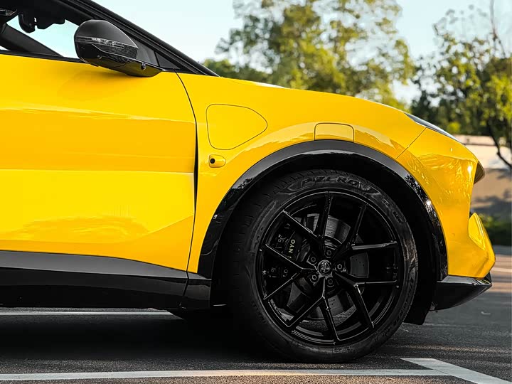 Фото 6 - Lotus Eletre