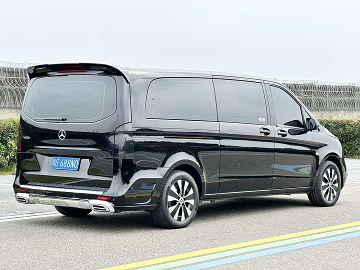 Фото 9 - Mercedes-Benz Vito