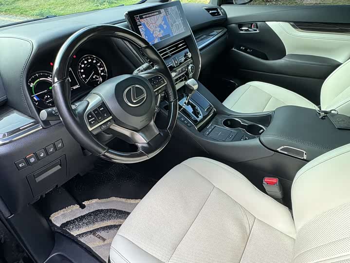 Фото 11 - Lexus LM